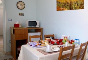 Bed and Breakfast Sommavesuvio has Balcony rooms