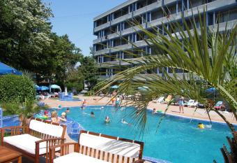 Hotel Sunquest has Balcony rooms