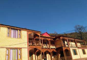 Garhwal Resort, Raithal  has Balcony rooms