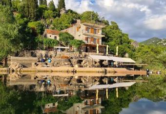 Suncane Terase Karuc has Balcony rooms