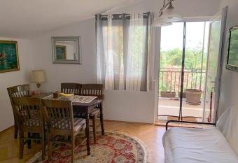 Guest House Villa Kosa has Balcony rooms