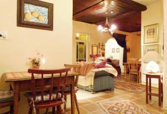 Cosy 6 Person Cottage with Mountain View has Balcony rooms