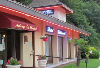 AUBERGE SAINT MICHEL has Balcony rooms