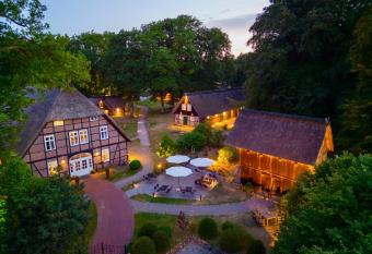 Stimbekhof allows 18 year olds to book a room