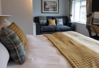 The Exeter Inn allows 18 year olds to book a room