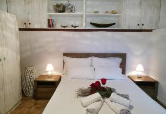 Katy s House Center has Balcony rooms