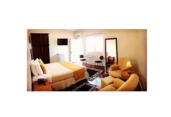 Hotel Ibi   allows 18 year olds to book a room