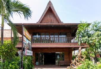 Deeden Pattaya Resort allows 18 year olds to book a room