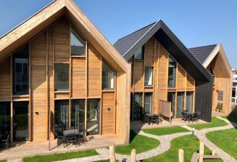 Plein 40 - Lodges has Balcony rooms