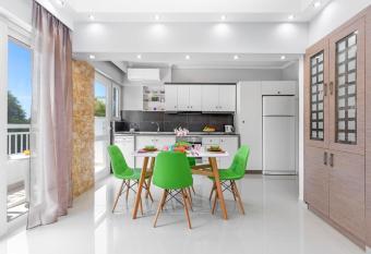 5- Luxury suite in the most central part of Rhodes! allows 18 year olds to book a room