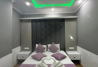 The Zanadu   stanbul has Balcony rooms