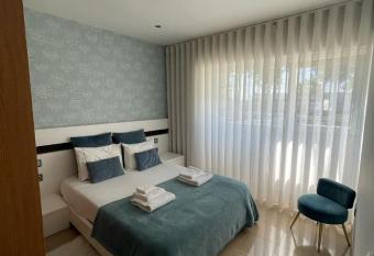 OPORTO House AL has Balcony rooms