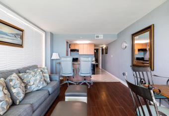 Spectacular Oceanfront Condo has Balcony rooms