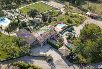 DOMAINE jusqu    16 personnes - 3 Villas - 3 Piscines allows 18 year olds to book a room