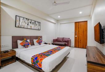 FabHotel La Victoria allows 18 year olds to book a room