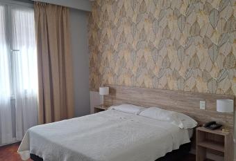 HOTEL REGIS allows 18 year olds to book a room