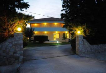 Hotel Pantheon has Balcony rooms