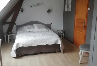 La ferme du guindal has Balcony rooms