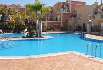 Modern duplex apartment in Palm Mar allows 18 year olds to book a room