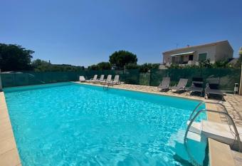 Les Oliviers allows 18 year olds to book a room