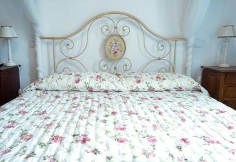 Affittacamere Le camerine di Silvia 2 allows 18 year olds to book a room