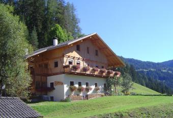 Pastrogn 4 has Balcony rooms