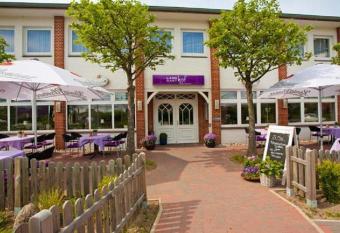 Landgasthof Struckum allows 18 year olds to book a room