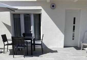 ZER GOCHOA allows 18 year olds to book a room