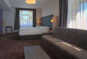 Hotel Galatea allows 18 year olds to book a room