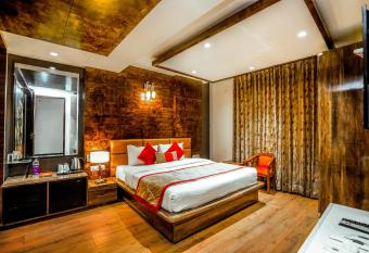 Amritsar Grand By Levelup Hotels 100 meters from golden temple allows 18 year olds to book a room