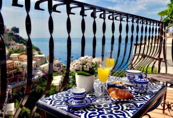 Gema Suites has Balcony rooms