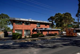 Parkside Inn Motel allows 18 year olds to book a room