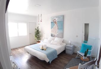 Ananda Beach Rooms allows 18 year olds to book a room