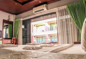 Sue@Cozy Guesthouse has Balcony rooms