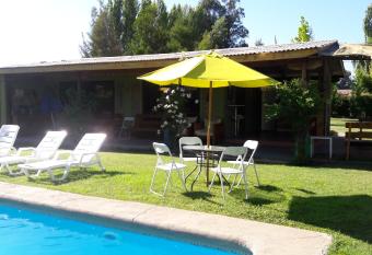 Caba  a Campestre de 1 Ambiente En Paine allows 18 year olds to book a room