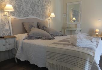 Romantic Home has Balcony rooms