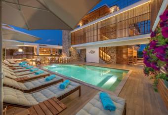 Dandelion Suites has Balcony rooms