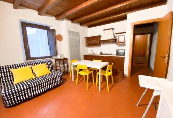 Casa Vacanze di Arlecchino has Balcony rooms