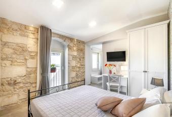 B&B Via Barocca allows 18 year olds to book a room