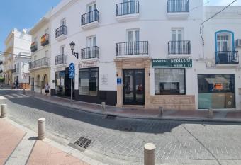 Hostal Nerjasol has Balcony rooms