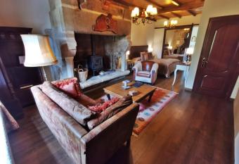 Pazo do Souto allows 18 year olds to book a room