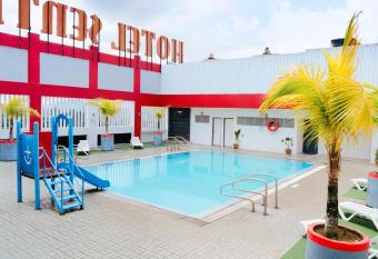 Hotel Sentral Melaka @ City Centre allows 18 year olds to book a room