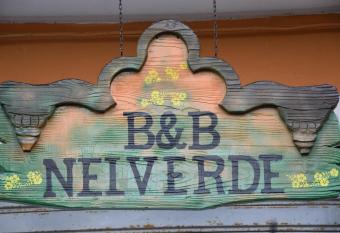 B&B NEL VERDE has Balcony rooms