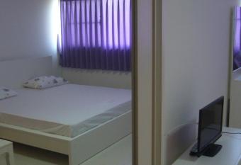 IMPACT Don Mueang Bangkok Guest House has rooms with a private hot tub