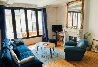 L   toile bleue - Saint L  onard allows 18 year olds to book a room