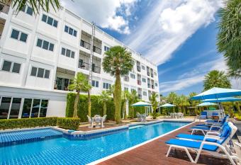 Sungthong Kamala Beach Resort has Balcony rooms