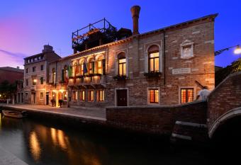 Palazzetto Madonna allows 18 year olds to book a room