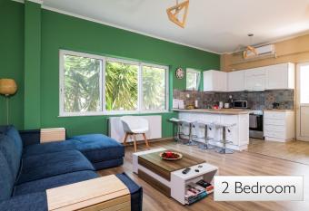 Alexander Apartments Airport has Balcony rooms