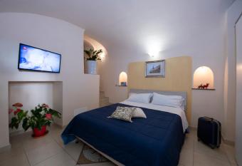 Alfieri Rooms - Luna - Amalfi Coast allows 18 year olds to book a room