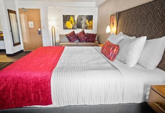 Best Western Plus McCall Lodge & Suites has rooms with a private hot tub